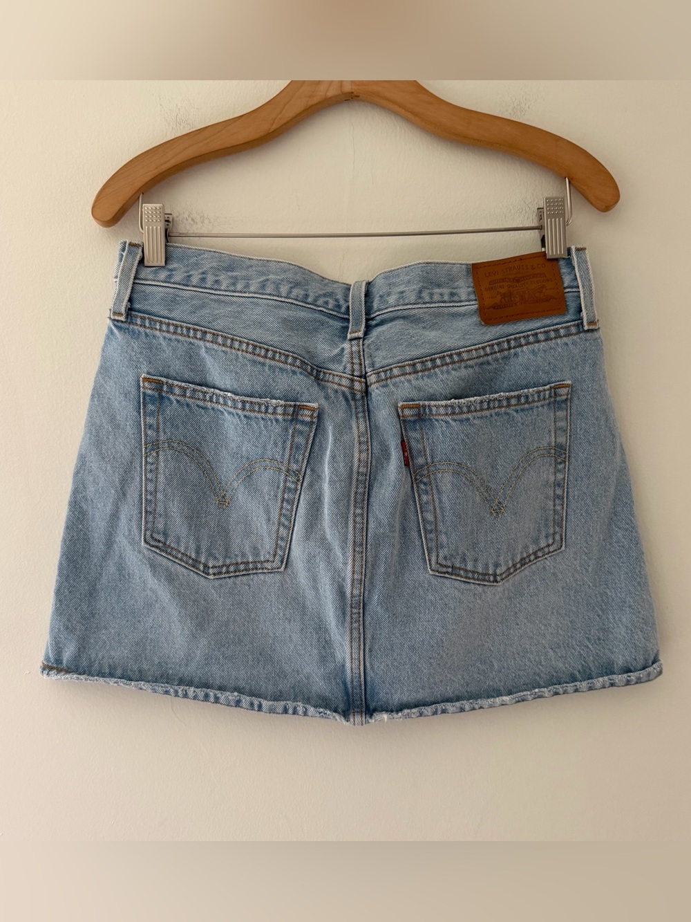 Levi’s Icon Skirt Blue Denim Mini Jean Skirt Size 28 Classic Button Fly